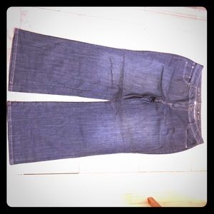 Jennifer Lopez wide leg jean